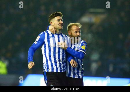 Hillsborough, Sheffield, England -15th January 2022 Josh Windass (11) of Sheffield Wednesday scores to make it 4 - 2 and is congratulated by Barry Bannan during the game Sheffield Wednesday v Plymouth Argyle, Sky Bet League One, 2021/22, Hillsborough, Sheffield, England - 15th January 2022  Credit: Arthur Haigh/WhiteRosePhotos/Alamy Live News Stock Photo