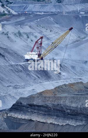 Massive dragline operating in the open cut coal mine Dawson Mine near Moura Queensland Australia Stock Photo