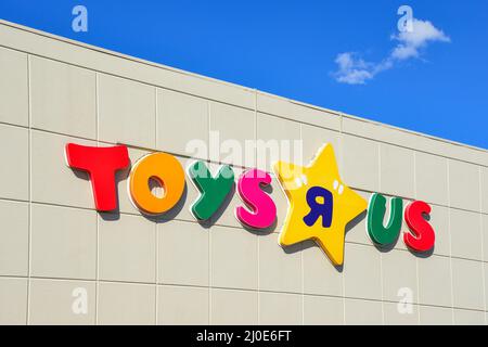 Toys r Us logo, East Rand Mall, Boksburg, East Rand, Gauteng Province, Republic of South Africa Stock Photo