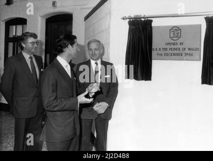 Prince Charles visits North East, 9th December 1986. Official opening of The Stables St Thomas Street Business Centre, St Thomas St, Newcastle upon Tyne, Tyne and Wear. Aka St Thomas Street Workshops or the Stables Project. Stock Photo