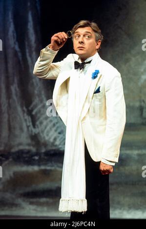 David Hemmings (Bertie Wooster) in JEEVES at Her Majesty's Theatre, London SW1  22/04/1975  book & lyrics: Alan Ayckbourn  music: Andrew Lloyd Webber  based on the stories by P.G.Wodehouse  design: Voytek  lighting: Robert Ornbo  choreography: Christopher Bruce  director: Eric Thompson Stock Photo