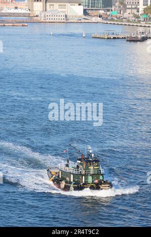 US, New York, Tug boat on the Hudson river. Stock Photo