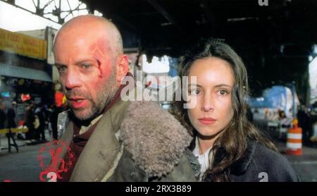 12 MONKEYS 1995 Universal Pictures film with Bruce Willis and Madeleine Stowe Stock Photo