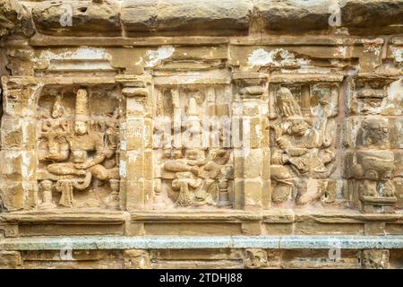 Kailasanathar temple ancient idol statues decoration, Kanchipuram, Tondaimandalam region, Tamil Nadu, South India Stock Photo