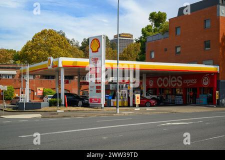 A Shell Australia fuel station with a Coles Express convenience store, Sydney, Australia Stock Photo