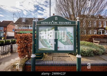 A street layout map, list of things to do, local attractions and tourist information, Henley-on-Thames, a town on the River Thames, south Oxfordshire Stock Photo