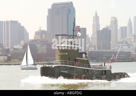 Tug on Hudson river New York Stock Photo