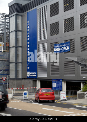 NEW MULTI STOREY CAR PARK ST ANDREWS ON DUKE STREET NORWICH NORFOLK EAST ANGLIA ENGLAND UKST Stock Photo