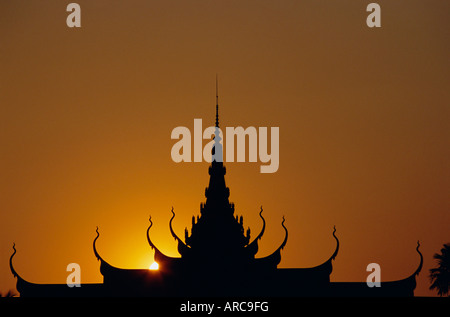 Sunset, roof of the National Museum, Phnom Penh, Cambodia, Indochina, Asia Stock Photo