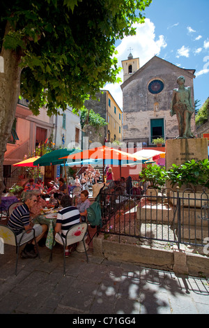 Restaurant at Piazzetta Largo Taragio, Corniglia, National park Cinque Terre, Unesco World Heritage site, Liguria di Levante, Italy, Mediterranean sea Stock Photo