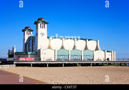 A view of the Wellington Pier at Great Yarmouth, Norfolk, England, United Kingdom. Stock Photo