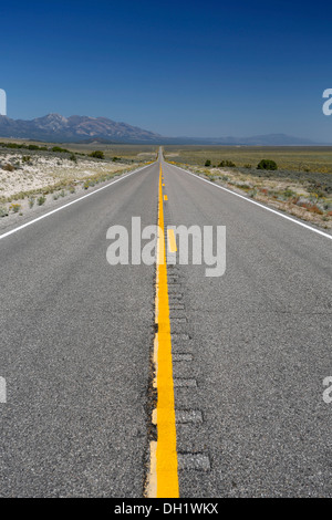 Dead straight highway, Route 93, Nevada, USA Stock Photo