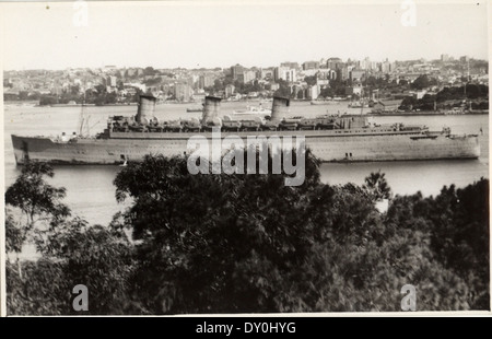 HMT Queen Mary, Sydney Harbour, between 1940-1945 Stock Photo