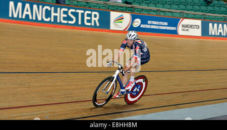 Velodrome Manchester, UK  08th October 2014 A competitor in action during the 2014 UCI Track Cycling World Masters Championships. World Masters Cycling Championships  Manchester, UK Stock Photo