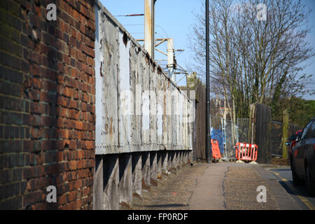 North London, UK. 17th March, 2016. Advance warning road signs on Green Lanes, Harringay for major bridge replacement. The rail bridge on Wightman Road in North London will undergo works for six month, from 29 March to September 2016 and there will be no through route to Endymion Road or Turnpike Lane, Credit:  Dinendra Haria/Alamy Live News Stock Photo