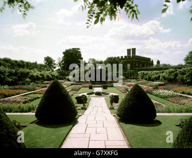 Privy Garden at Hampton Court Palace. Hampton Court Palace, built in 1514 for Cardinal Thomas Wolsey, and later owned by King Henry VIII. Stock Photo