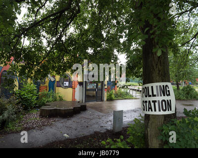 Manchester, UK. 8th June, 2017. The polling station at Newton Heath Library, in Manchester for the Manchester Central seat held by Labour MP Lucy Powell on Thursday 8th June 2017 for the snap general election accounced by Theresa May Credit: Chris Rogers/Alamy Live News Stock Photo