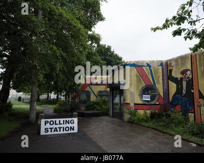 Manchester, UK. 8th June, 2017. The polling station at Newton Heath Library, in Manchester for the Manchester Central seat held by Labour MP Lucy Powell on Thursday 8th June 2017 for the snap general election accounced by Theresa May Credit: Chris Rogers/Alamy Live News Stock Photo