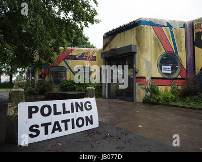 Manchester, UK. 8th June, 2017. The polling station at Newton Heath Library, in Manchester for the Manchester Central seat held by Labour MP Lucy Powell on Thursday 8th June 2017 for the snap general election accounced by Theresa May Credit: Chris Rogers/Alamy Live News Stock Photo