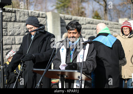 Fairfax, VA, USA. 14th December, 2017. A National Interfaith Clergy Witness takes place outside of the National Rifle Association headquarters on the fifth anniversary of the Sandy Hook Elementary School massacre. The worship service is held both to mourn the victims and call on the NRA and Congress to adopt stricter gun ownership laws. Credit: Nicole Glass / Alamy Live News. Stock Photo