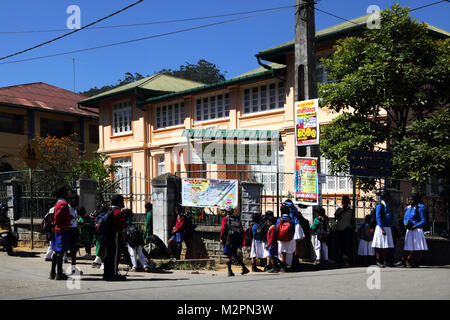 Keena Road Nuwara Eliya Hill Country Central Province Sri Lanka School Children by School Crossing outside Sisters of Charity of Jesus and Mary Carita Stock Photo