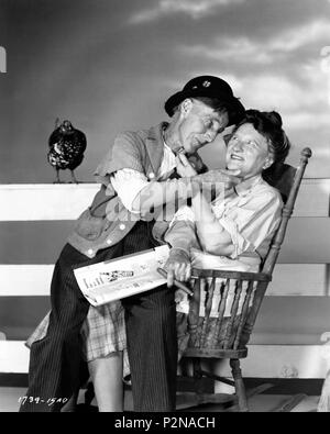 Original Film Title: MA AND PA KETTLE AT HOME.  English Title: MA AND PA KETTLE AT HOME.  Film Director: CHARLES LAMONT.  Year: 1954.  Stars: PERCY KILBRIDE; MARJORIE MAIN. Credit: UNIVERSAL INTERNATIONAL / Album Stock Photo