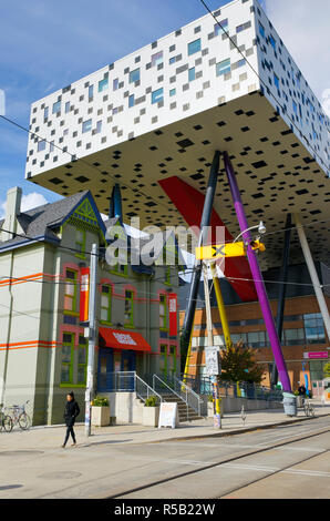 Canada, Ontario, Toronto, Ontario College Of Art & Design - OCAD University, Sharp Centre for Design by architect Will Alsop Stock Photo