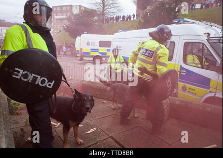 Dover, Kent, UK. 30th January, 2016. Far right and anti fascist groups clash in the centre of Dover with projectiles being exchanged between the two o Stock Photo