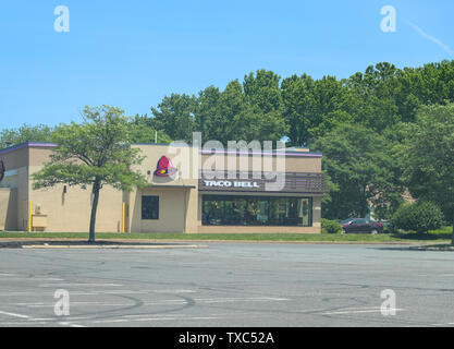 Princeton New Jersey - June 23, 2019: Taco Bell Restaurant - Image Stock Photo