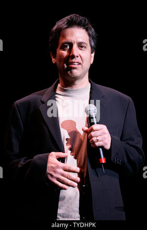 Ray Romano performs his comedy show at the Jackie Gleason Theater in Miami Beach, Florida on March 10, 2006. (UPI Photo/Michael Bush) Stock Photo