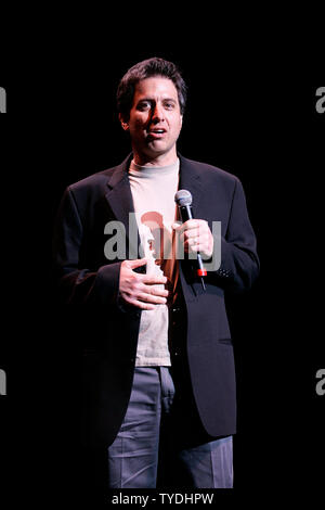 Ray Romano performs his comedy show at the Jackie Gleason Theater in Miami Beach, Florida on March 10, 2006. (UPI Photo/Michael Bush) Stock Photo