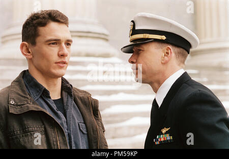 Publicité studio de 'Toujours' Annapolis James Franco, Donnie Wahlberg © 2006 Touchstone Pictures Photo credit : Ron Phillips n° de référence du fichier 307371304THA pour un usage éditorial uniquement - Tous droits réservés Banque D'Images