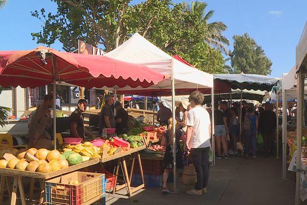 Marché forain de Saint-Pierre