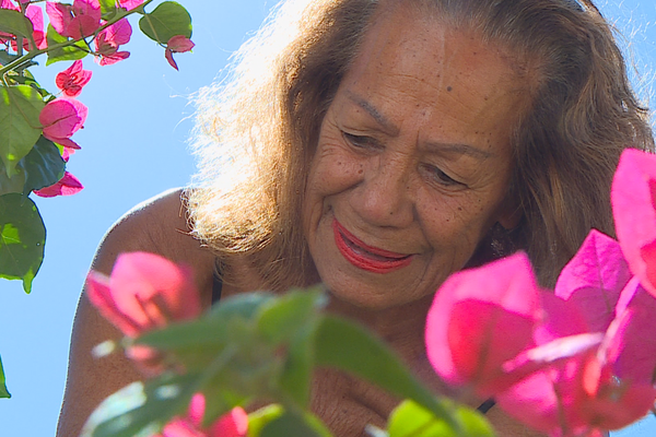 Tahia Piehi remporte le titre de Miss Tahiti en 1961. Aujourd'hui, elle coule des jours heureux à Arue.