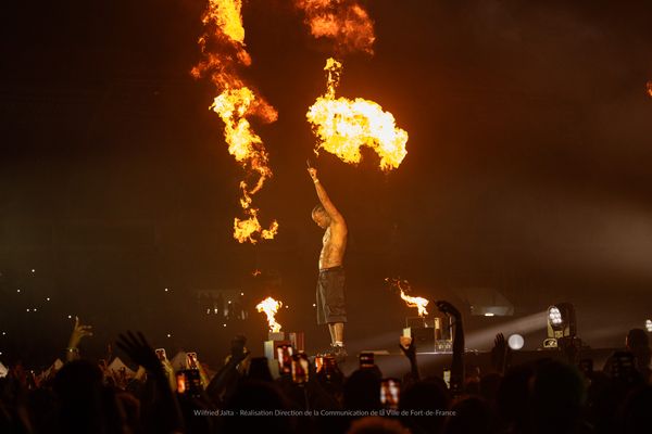 Kalash en concert au stade de Dillon le 14 août 2024.