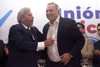 Aldo Lamorte y Álvaro Delgado, el 1º de abril, en el acto de la Unión Cívica. · Foto: Alessandro Maradei