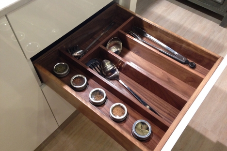 Cutlery divider