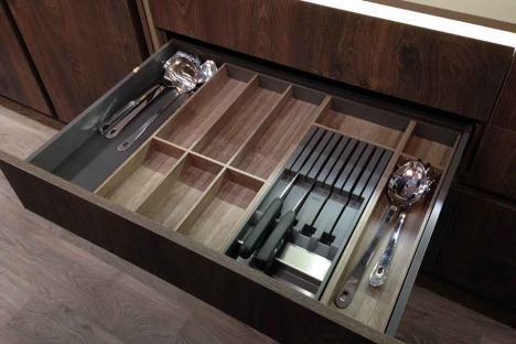 Cutlery divider