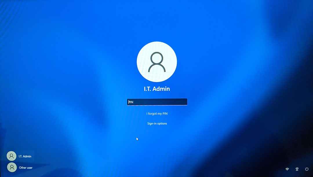 157715-win11-login-screen-1.jpg