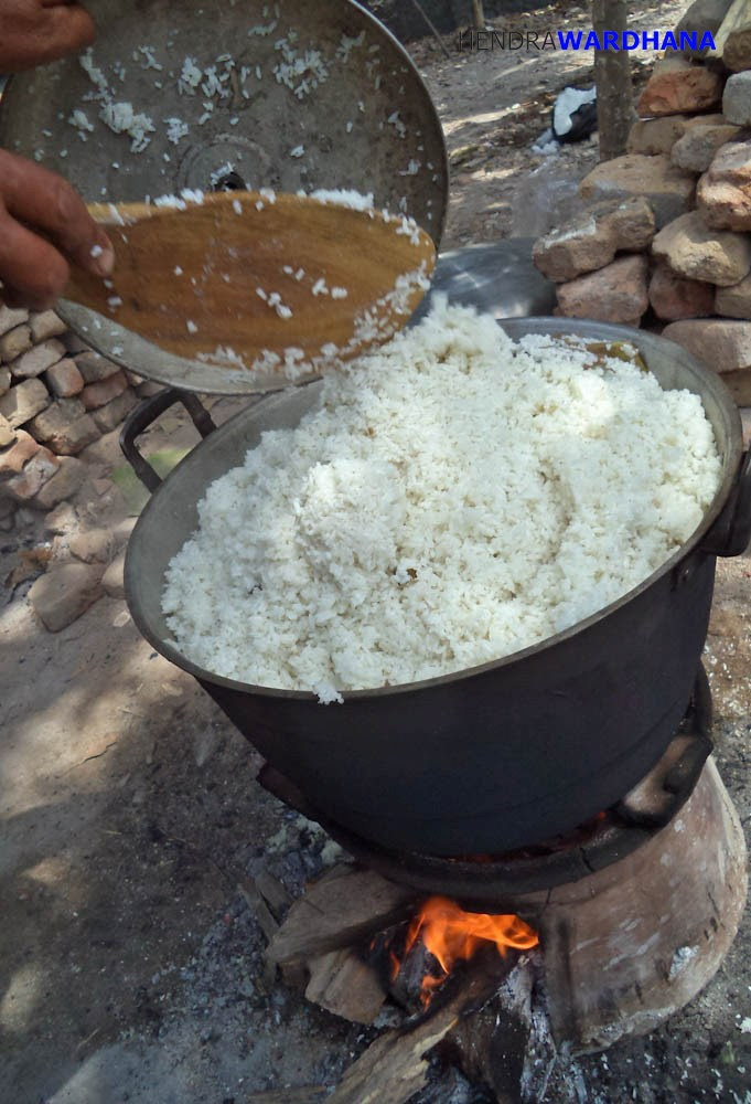 Melihat Tradisi Masyarakat Klaten yang Masih Memasak 