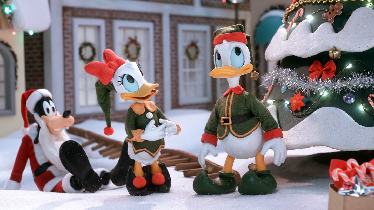 Watch Mickey's Christmas Tales live