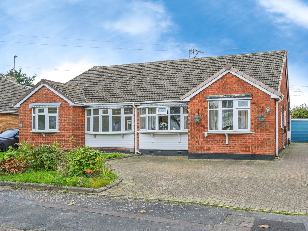 3 bed bungalow for sale in Westbourne Avenue, Walsall, Staffordshire ...