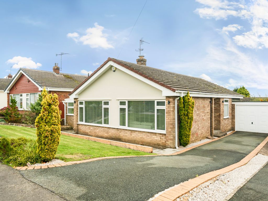 3 bed bungalow for sale in Hampton Rise, Oswestry SY11, £350,000 - Zoopla