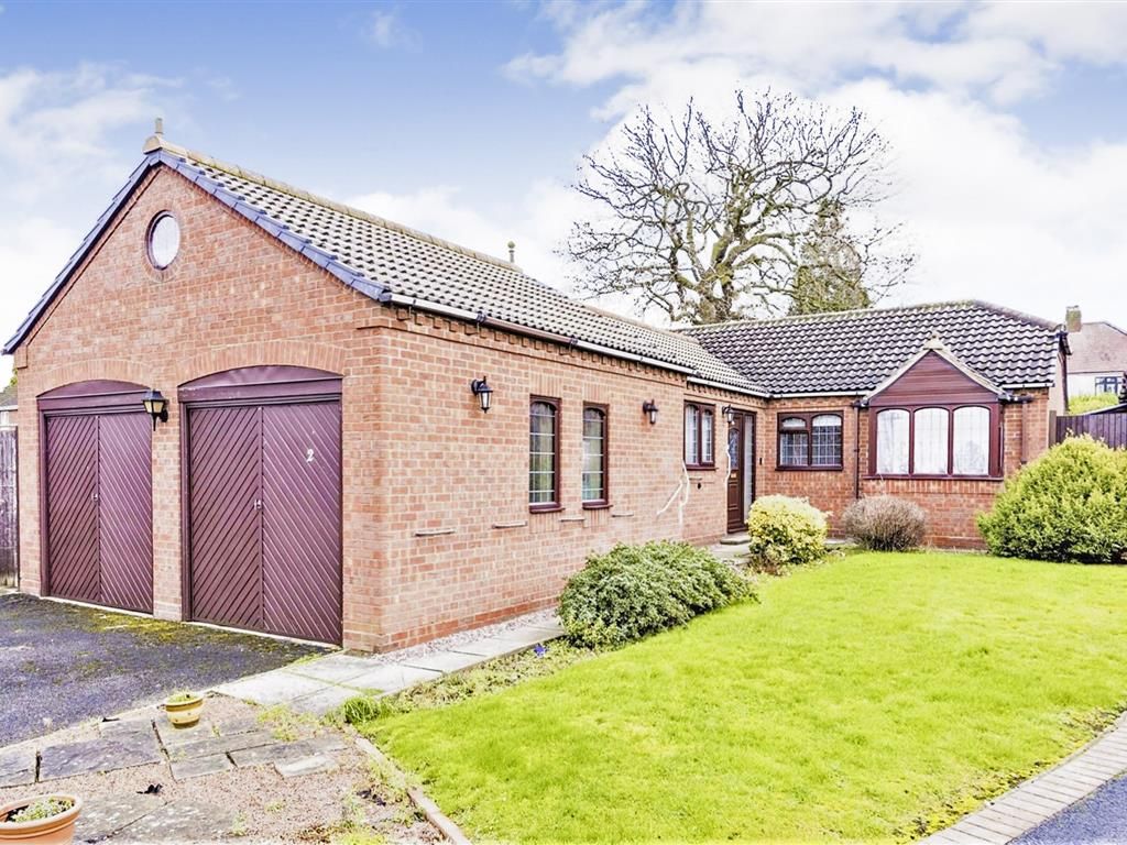 3 bed bungalow to rent in Clifford Close, Glascote, Tamworth B77 - Zoopla