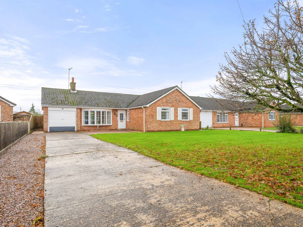 3 bed detached bungalow for sale in Kings Avenue, Boston PE21, £250,000 ...