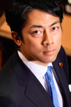 小泉進次郎が「靖国参拝」したのは父親と同じ右派支持狙いの戦略か！ 萩生田、衛藤ら極右の参拝よりも深刻な影響