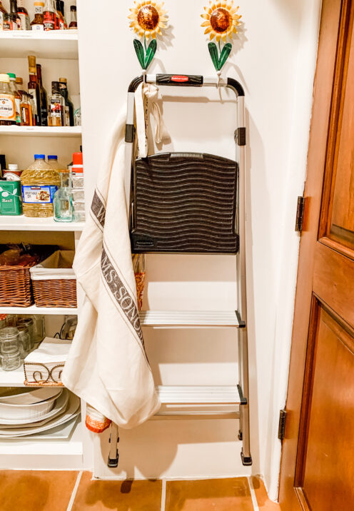 SMART IDEAS AND TIPS FOR ORGANIZING YOUR KITCHEN PANTRY | www.AfterOrangeCounty.com | #Pantry #Kitchen #HomeOrganization