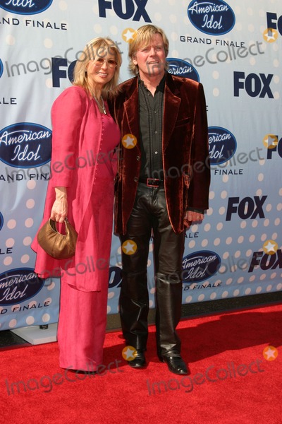 Peter Noone, Peter André Photo - Peter Noone & Wife
American Idol Finale  Season 6
Kodak Theater
Los Angeles, CA
May 23, 2007