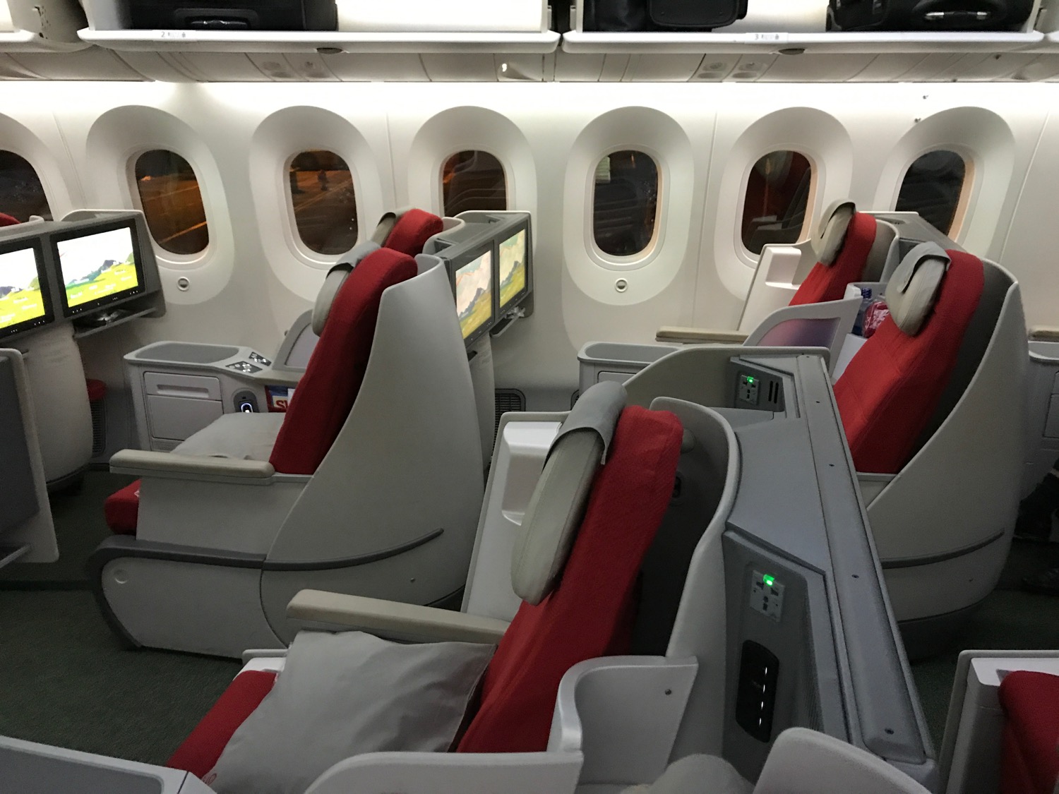 Review: Ethiopian NEW 787 Business Class Addis Ababa to Bangkok - Live ...