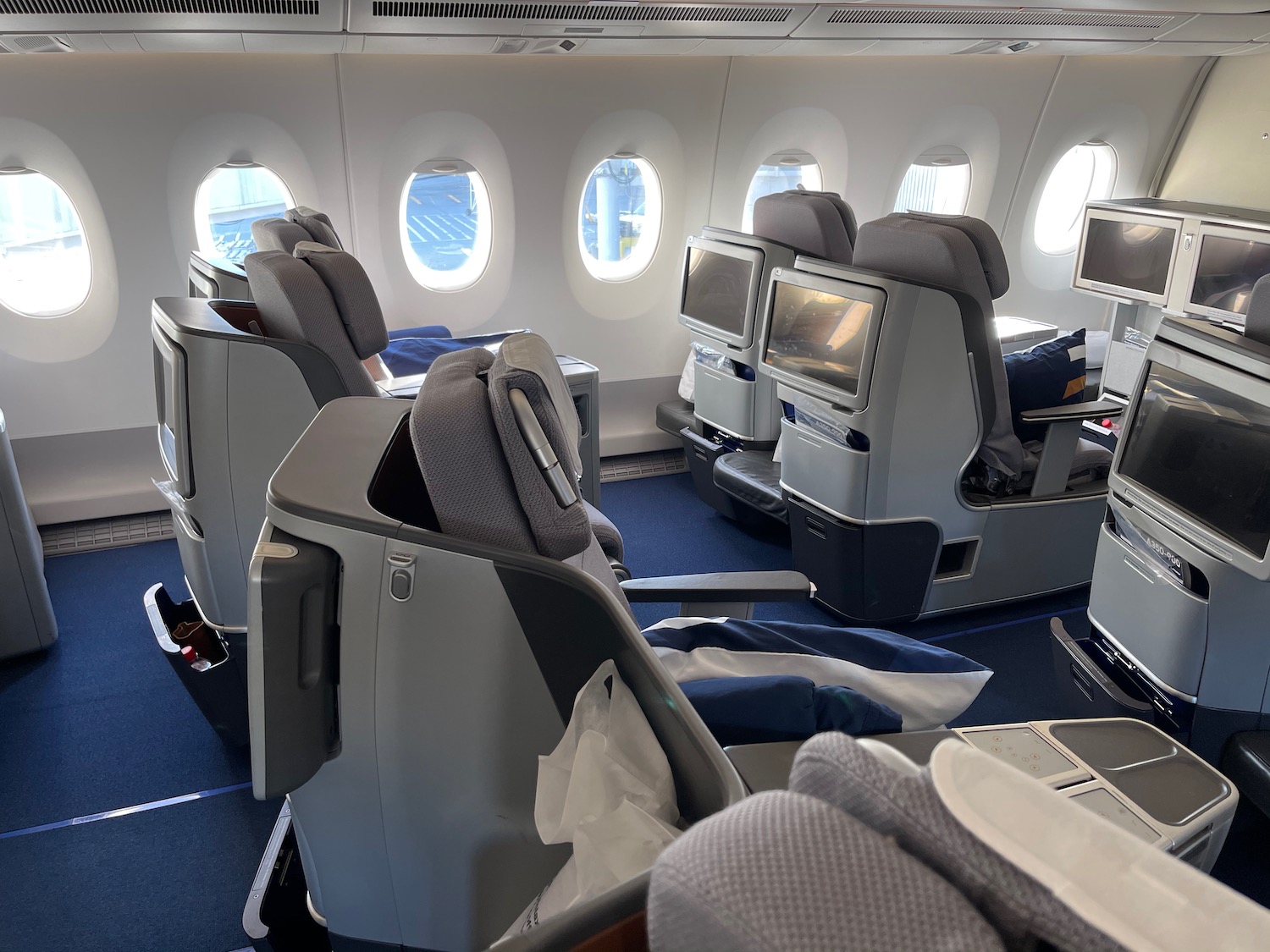 Review: Lufthansa A350 Business Class - Live and Let's Fly